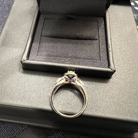 Vera Wang 1ct tw Pear-Shaped Diamond Ring 14K - Picture 9 of 11